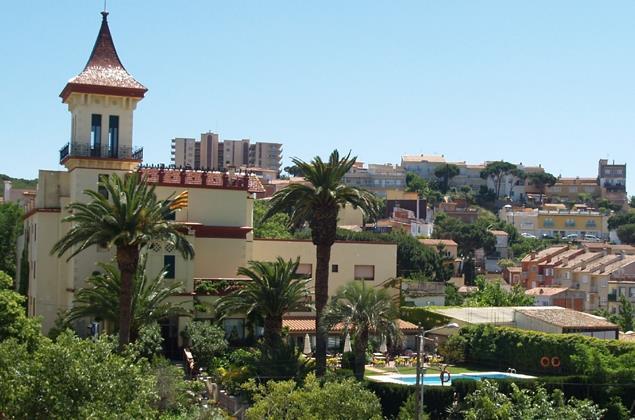 Hotel Hostal Del Sol Сан-Фелиу-де-Гишольс Экстерьер фото