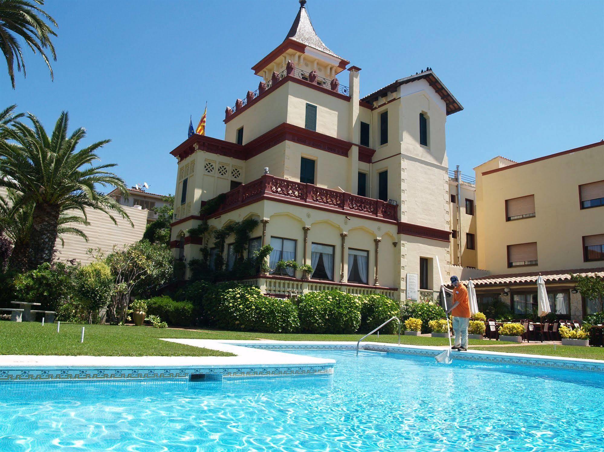 Hotel Hostal Del Sol Сан-Фелиу-де-Гишольс Экстерьер фото